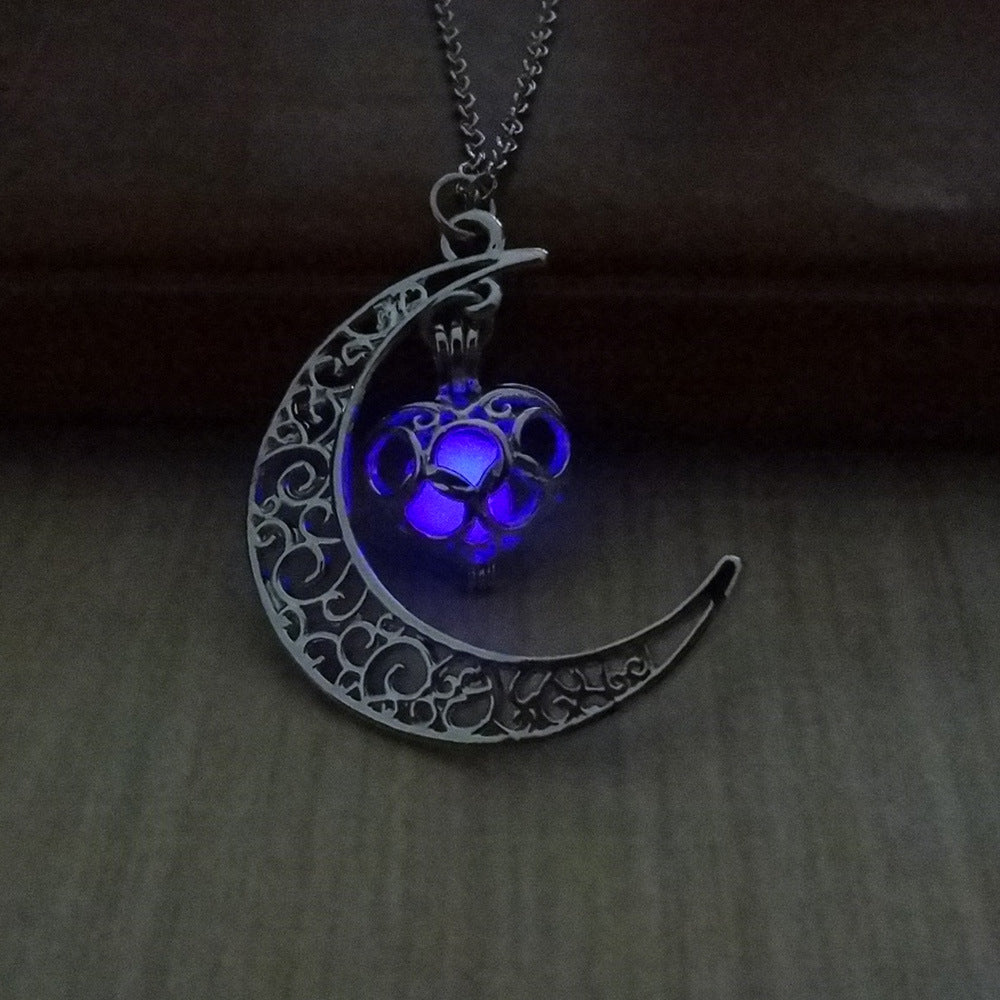 Lunar Glow Pendant – Silver-Plated Chain Necklace