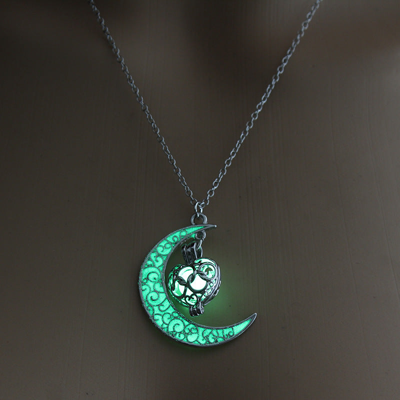 Lunar Glow Pendant – Silver-Plated Chain Necklace